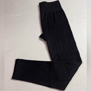 Lemon Fleece Lined Black Leggings NWOT